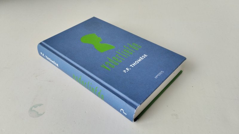 Tweedehands boek: Vaderliefde van auteur P.F. Thomese - In goede tot zeer goede staat. Nederlandstalige hardcover. Lichte gebruikerssporen aan de kaft. Pagina's netjes en obeschreven.