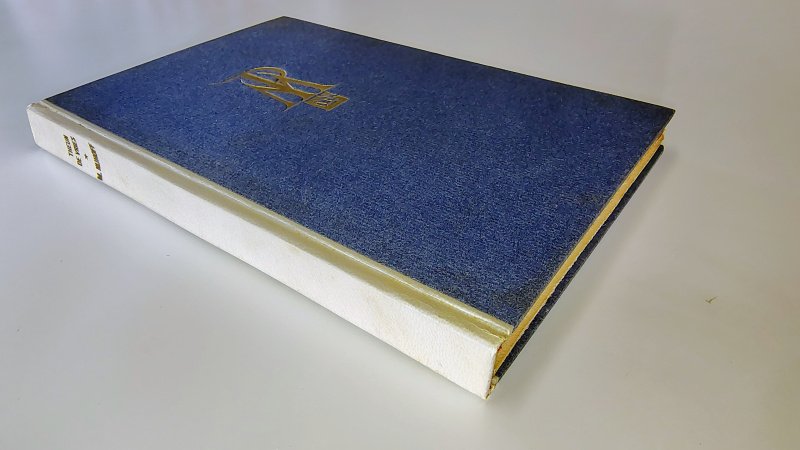 Tweedehands boek: wandelaar in de werkelijkheid van auteur Theun de Vries - Hardcover zonder omslag. Kaft en rug lichte verkleuring. Aantekening voorin en roestvlekjes.