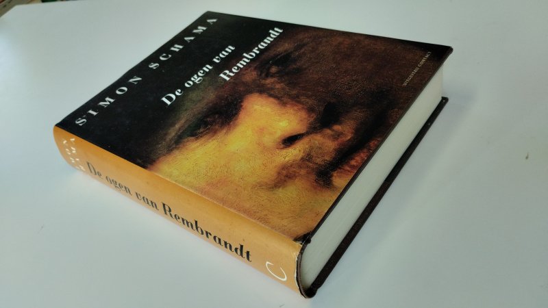 Tweedehands boek: De ogen van Rembrandt van auteur Simon Schrama - In goede staat. NL-talige hardcover met stofomslag. Lichte gebruikssporen aan stofomslagranden. Pagina’s schoon en strak. Fraai uitgevoerd en rijk geïllustreerd kunsthistorisch werk. Ex Libris stempel voorin.