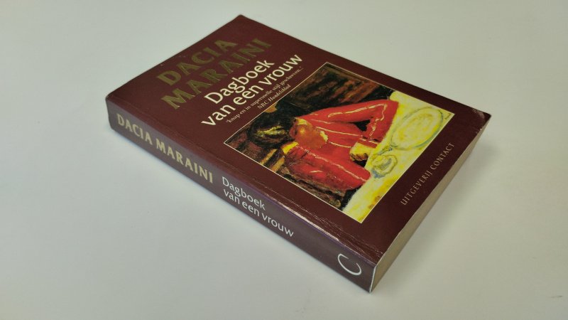 Tweedehands boek: Dagboek van een vrouw van auteur Dacia Maraini - In goede staat. Nederlandstalige paperback. Kaft lichte gebruikssporen en lichte krasjes. Pagina’s verkleurd, schoon en stevig. Naam sticker op schutblad