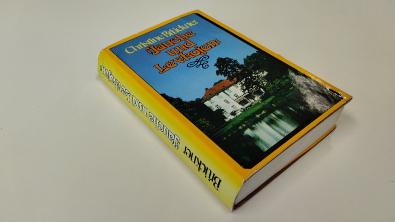 Tweedehands boek: Jauche und Levkojen van auteur Christine Brückner - In goede staat. Duitstalige hardcover met stofomslag. Kaft lichte gebruikssporen langs de randen. Rug iets scheef en verkleurd.Pagina’s schoon en stevig.