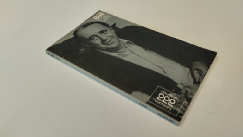 Tweedehands boek: Boll van auteur Klaus Schroter - In goede staat. Duitstalige paperback. Kaft lichte gebruikssporen en lichte verkleuring. Pagina’s schoon en stevig.