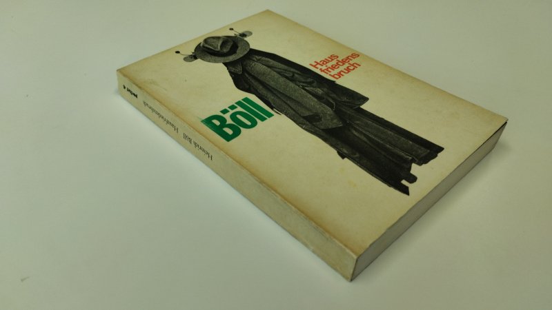 Tweedehands boek: Haus friedens bruch van auteur Heinrich Boll - In goede staat. Duitstalige paperback. Kaft verkleurd met gebruikssporen en lichte vlekjes. Pagina’s licht vergeeld maar compleet en goed leesbaar.
