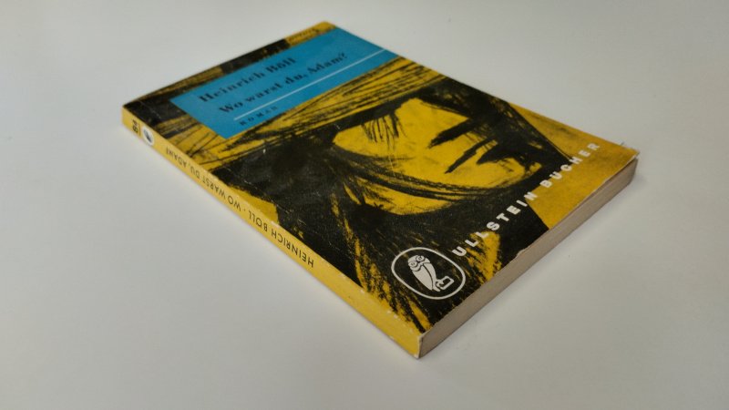 Tweedehands boek: Wo warst du Adam? van auteur Heinrich Boll - In goede staat. Duitstalige paperback. Kaft heeft lichte gebruikssporen langs randen en hoeken. Pagina's zijn netjes en licht verkleurd door ouderdom. Ullstein Buch nr. 84.