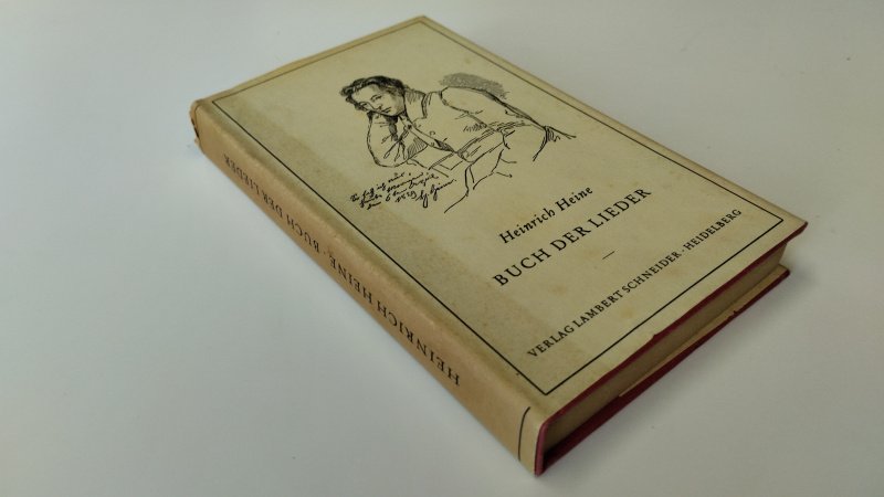 Tweedehands boek: Buch der Lieder van auteur Heinrich Heine - In goede staat. Duitstalige hardcover met stofomslag (verkleurd). ex libris plakkaat voorin. Pagina's onbeschreven en netjes (wel verkleurd)