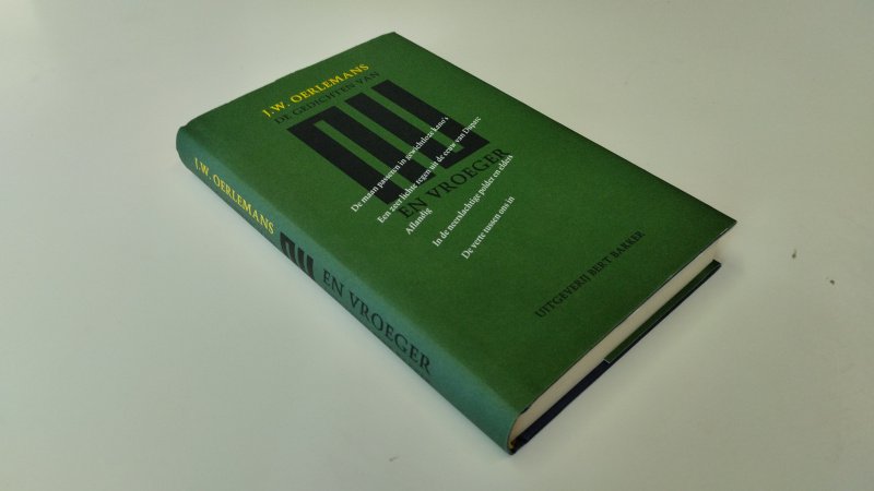 Tweedehands boek: De gedichten van nu en vroeger van auteur J. W. Oerlemans - Als nieuw exemplaar. Nederlandstalige hardcover met stofomslag. Stofomslag, kaft en pagina's verkeren in uitstekende staat zonder noemenswaardige gebruikssporen.
