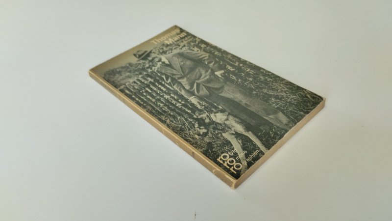 Tweedehands boek: Thomas Mann van auteur Klaus Schroter - In redelijke staat. Duitstalige paperback. Kaft vertoont duidelijke gebruikssporen en lichte verkleuring. Pagina's zijn verkleurd door ouderdom maar compleet en stevig.