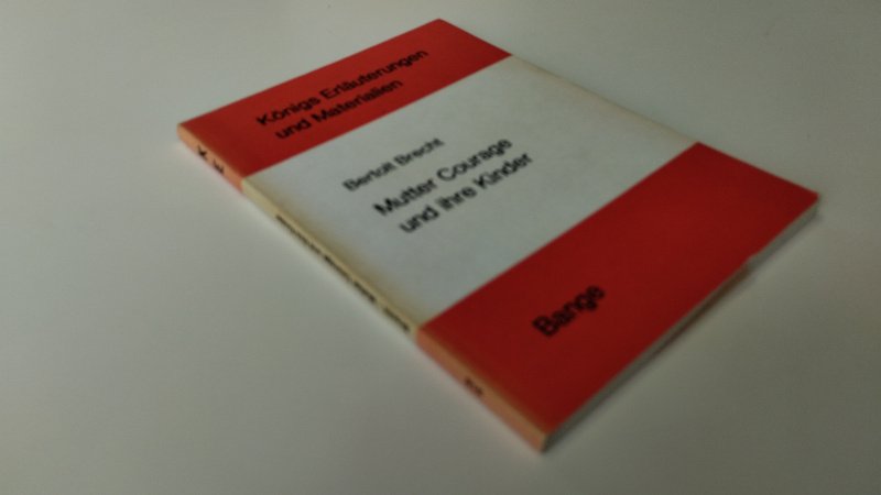Tweedehands boek: Mutter courage und ihre kinder van auteur Bertolt Brecht - In goede staat. Duitstalige paperback. Kaft vertoont lichte gebruikssporen en lichte verkleuring. Pagina's zijn compleet en netjes.