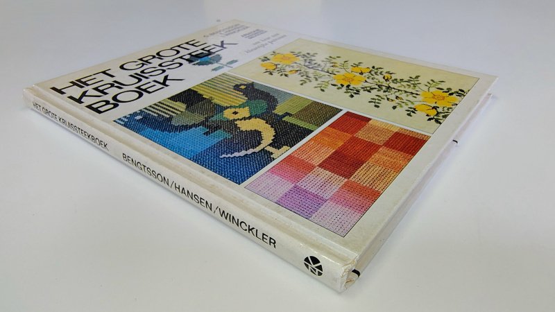 Tweedehands boek: Het grote kruissteek boek van auteur Samenstelling: Henriette Beukers - 