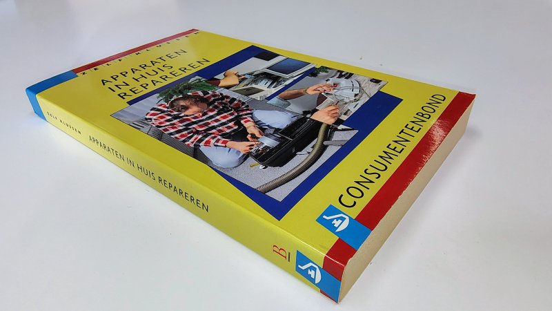 Tweedehands boek: Apparaten in huis repareren van auteur Frans Stravers - Paperback met rechte rug zonder leesvouwen. Lichte gebruikerssporen randen kaft. Binnenwerk onbeschreven en netjes.