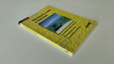 Boek met de titel: Toeristische routes in Duitsland
