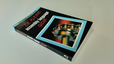 Boek met de titel: De kleine assembly language gids