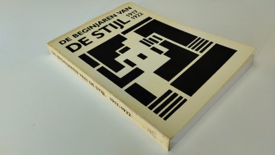 Boek met de titel: De Beginjaren van De Stijl, 1917-1922