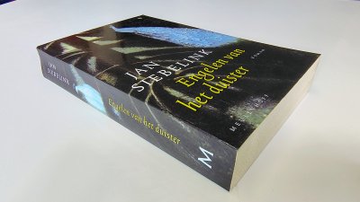 Boek met de titel: Engelen van het duister