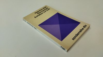 Boek met de titel: Aufsatze zur Zeit