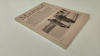 Boek met de titel: Maatstaf 1983 nummer 12 Over Literatuur