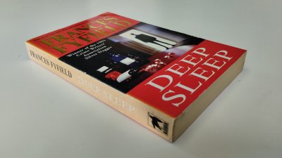 Boek met de titel: Deep sleep