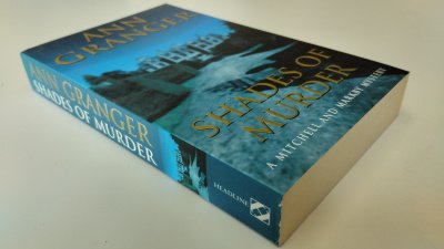 Boek met de titel: Shades of Murder