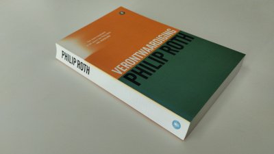 Boek met de titel: Verontwaardiging