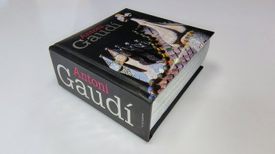 Boek met de titel: Antoni Gaudi Complete werk