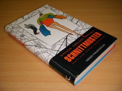 Boek met de titel: Schnittmuster