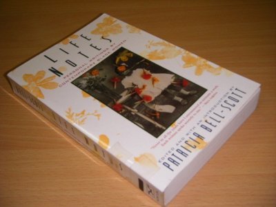 Tweedehands boek: Life Notes. van auteur Patricia Bell-Scott - Paperback, with library sticker, in good condition.