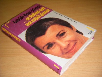Tweedehands boek: ...an Russland muss man einfach glauben. van auteur Gabriele Krone-Schmalz - Gebonden met stofomslag, iichte gebruikssporen aan stofomslag, in goede staat.