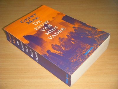 Boek met de titel: De eeuw van mijn vader