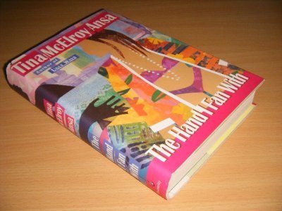 Boek met de titel: The Hand I Fan with