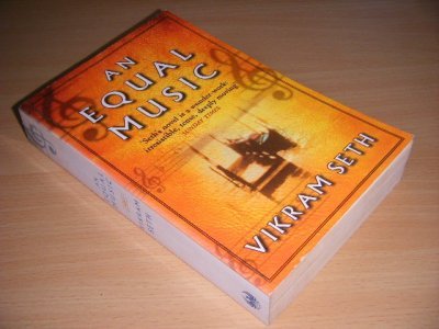 Boek met de titel: An Equal Music