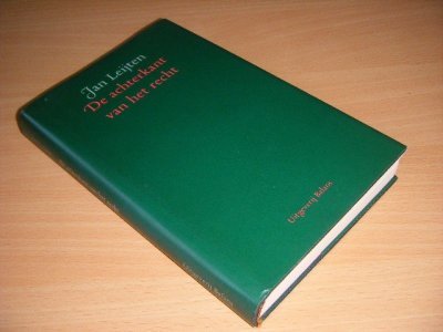 Tweedehands boek: De achterkant van het recht van auteur Jan Leyten - Gebonden met stofomslag, in zeer goede staat.