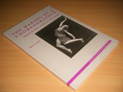 Tweedehands boek: The Making of a Choreographer. van auteur Beth Genne - Paperback, in excellent condition. With illustrations.