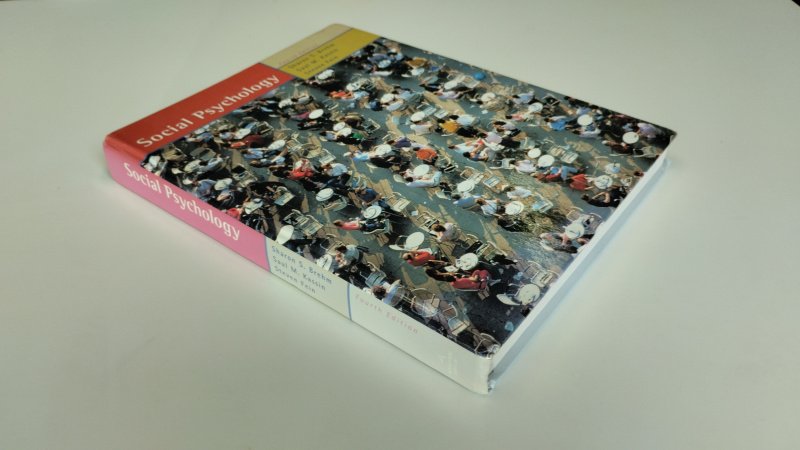 Tweedehands boek: Social Psychology van auteur Sharon. S. Brehm - In redelijke tot goede staat> Engelstalige hardcover, naam voorin, met pen onderstreept.