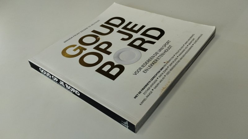 Tweedehands boek: Goud op je bord van auteur Brenda Frunt - In goede staat. Nederlandstalige softcover met kleine gebruikerssporen. Pagina's netjes en onbeschreven.