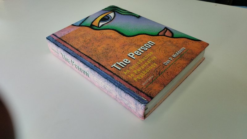 Tweedehands boek: The person, An introduction to personality psychology van auteur Dan P. McAdams - In redelijke staat. Engelstalige hardcover. met potlood onderstreept en aantekeningen gemaakt.