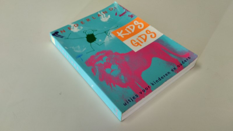 Boek met de titel: Kids Gids, uitjes voor kinderen en ouders