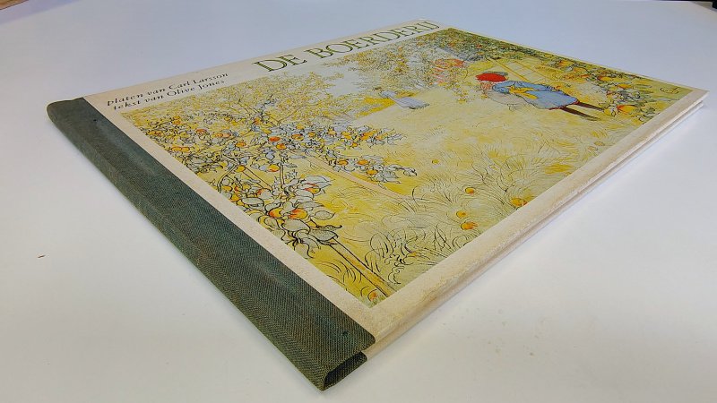 Tweedehands boek: De Boerderij van auteur Carl Olof Larsson, Olive Jones - Hardcover met linnen rug. Kaft wat grijze vlekjes en gebruikerssporen. Binnenwerk is onbeschreven en netjes.