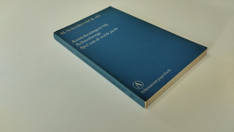 Tweedehands boek: Aantekeningen bij Gerrit Achterbergs Spel van de wilde jacht van auteur Margaretha H. Schenkeveld - In goede staat. NL-talige softcover, zowel kaft als pagina's zijn verkleurd. Netjes, onbeschreven en stevig in de binding