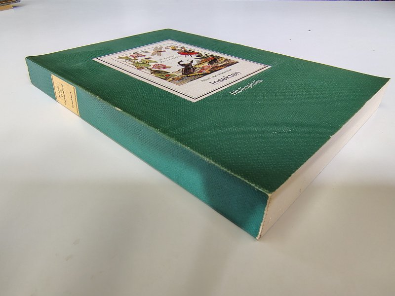 Tweedehands boek: Insekten Bibliophilia van auteur Rösel von Rosenhof - Paperback met rechte rug zonder leesvouwen. Lichte slijtage langs de randen kaft en rug