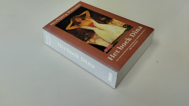 Tweedehands boek: Het boek Dina van auteur Herbjørg Wassmo - In redelijke staat. Nederlandstalige paperback met gebruikerssporen. Rug is scheef met leesvouw. Pagina's zijn netjes en onbeschreven.