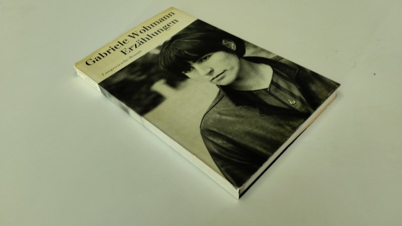 Tweedehands boek: Gabriele Wohmann Erzahlungen van auteur Gabriele Wohmann - In goede staat. Duitstalige softcover met stofomsslag. Kaft is verkleurd en heeft kleine gebruikerssporen. pagina's netjes en onbeschreven.