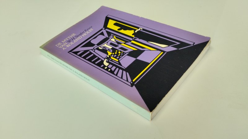 Tweedehands boek: De mythe van A. Roland Holst van auteur Willem Herman Stenfert Kroese - In redelijke staat. Nederlandstalige paperback. Kaft vertoont gebruikssporen en lichte slijtage aan randen en hoeken. Pagina's zijn schoon en goed leesbaar. Naam voorin geschreven. Ex Libris reliefstempel voorin.