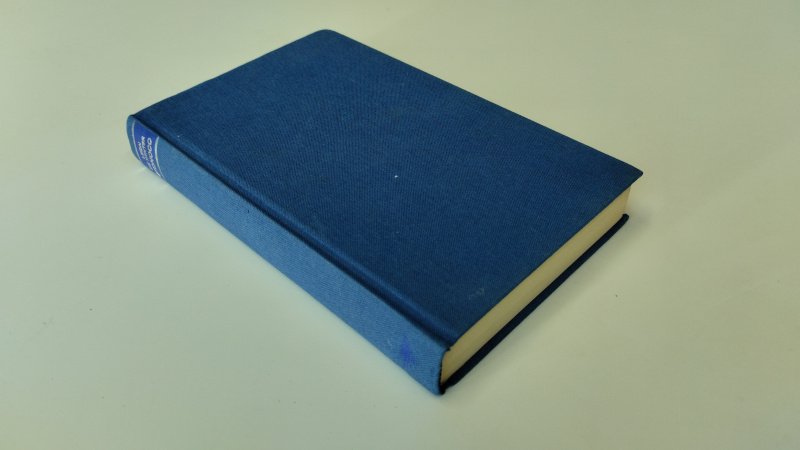 Tweedehands boek: Zionoco van auteur Léon de Winter - In goede staat. Nederlandstalige hardcover zonder stofomslag met lichte gebruikerssporen aan hoeken en randen. Pagina's netjes en onbeschreven