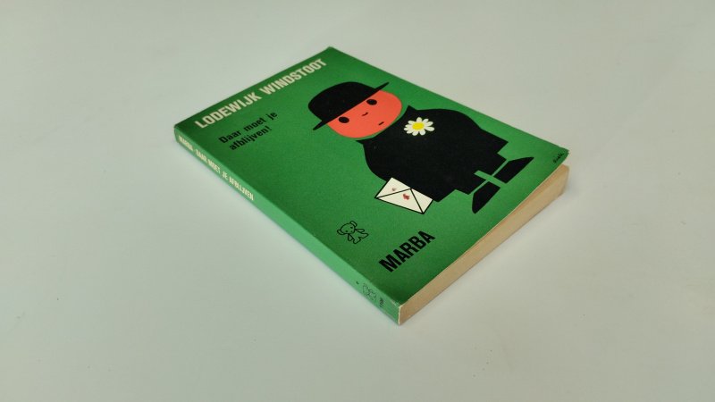 Tweedehands boek: Daar moet je afblijven! van auteur Lodewijk Windstoot - In goede staat. Nederlandstalige pocketboek, met lichte gebruikerssporen aan de kaft. Pagina's verkleurd (zoals vaak bij pockets) maar netjes en onbeschreven.