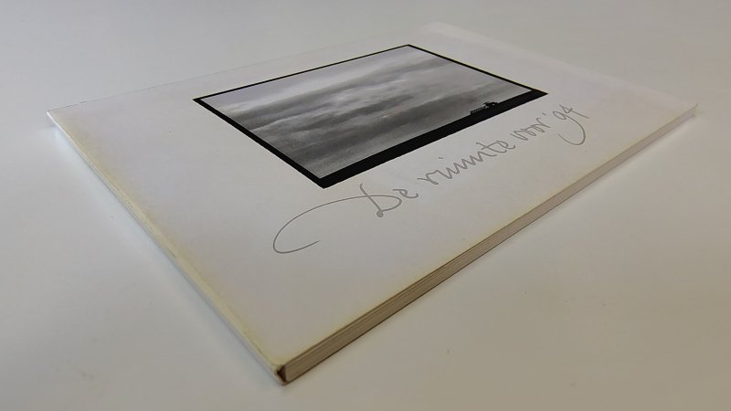 Tweedehands boek: De ruimte voor '94 - Hans Sas - Ansichtkaartenboekje Stichting PR Land- en Tuinbouw (1994) van auteur Fotograaf: Hans Sas - Ansichtkaartenboekje met 10 Anssichtkaarten. Randen kaft licht verkleurd. Kaarten zelf minimale verkleuring.