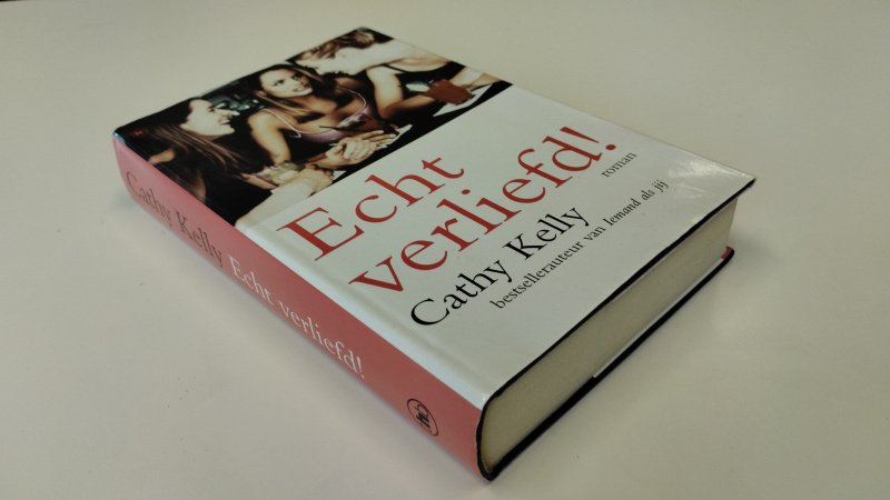 Tweedehands boek: Echt verliefd! van auteur Cathy Kelly, Gerda Wolfswinkel - In goede staat. Nederlandstalige hardcover met stofomslag. Omslag met lichte gebruikerssporen. Pagina's vergeeld zoals een pocketboek, maar netjes en onbeschreven