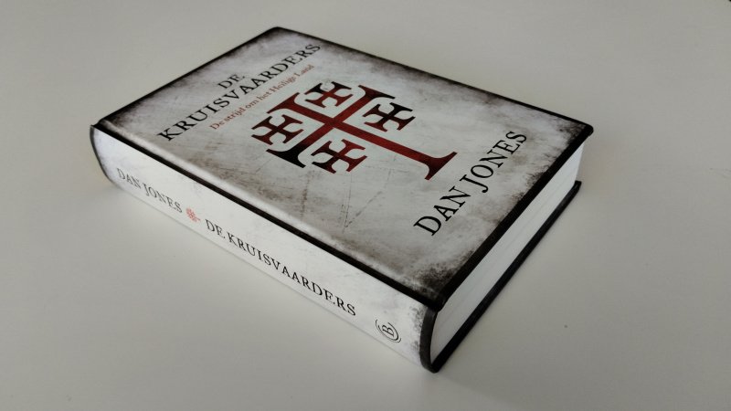 Tweedehands boek: De kruisvaarders van auteur Dan Jones - In zeer goede staat. Nederlandstalige hardcover zonder stofomslag (zoals uitgegeven). Minimale gebruikerssporen aan de kaft, pagina's netjes, onbeschreven en stevig in de binding. Prachtboek