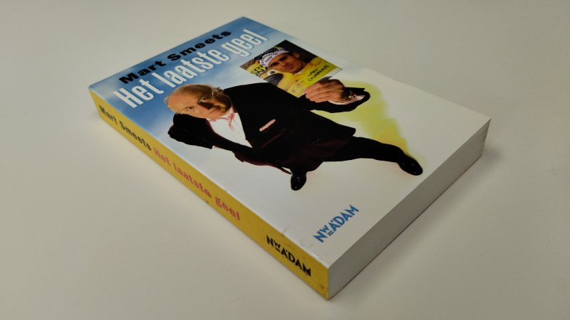 Tweedehands boek: Het laatste geel van auteur Martinus Jan Smeets - In goede staat. Nederlandstalige paperback met lichte gebruikssporen aan de kaft. Pagina's netjes en onbeschreven en stevig in de binding.