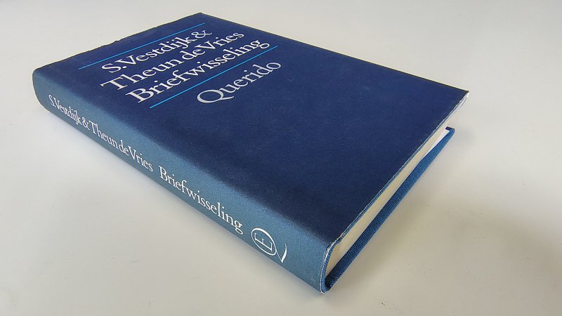 Tweedehands boek: S. Vestdijk & Theun de Vries Briefwisseling van auteur Simon Vestdijk, Theun de Vries - Hardcover met stofomslag. Omslag lichte slijtage langs de randen. Kaft als nieuw, evenals het binnenwerk.
