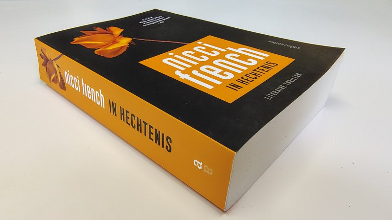 Tweedehands boek: In hechtenis van auteur Nicci French - Paperback, als nieuw!